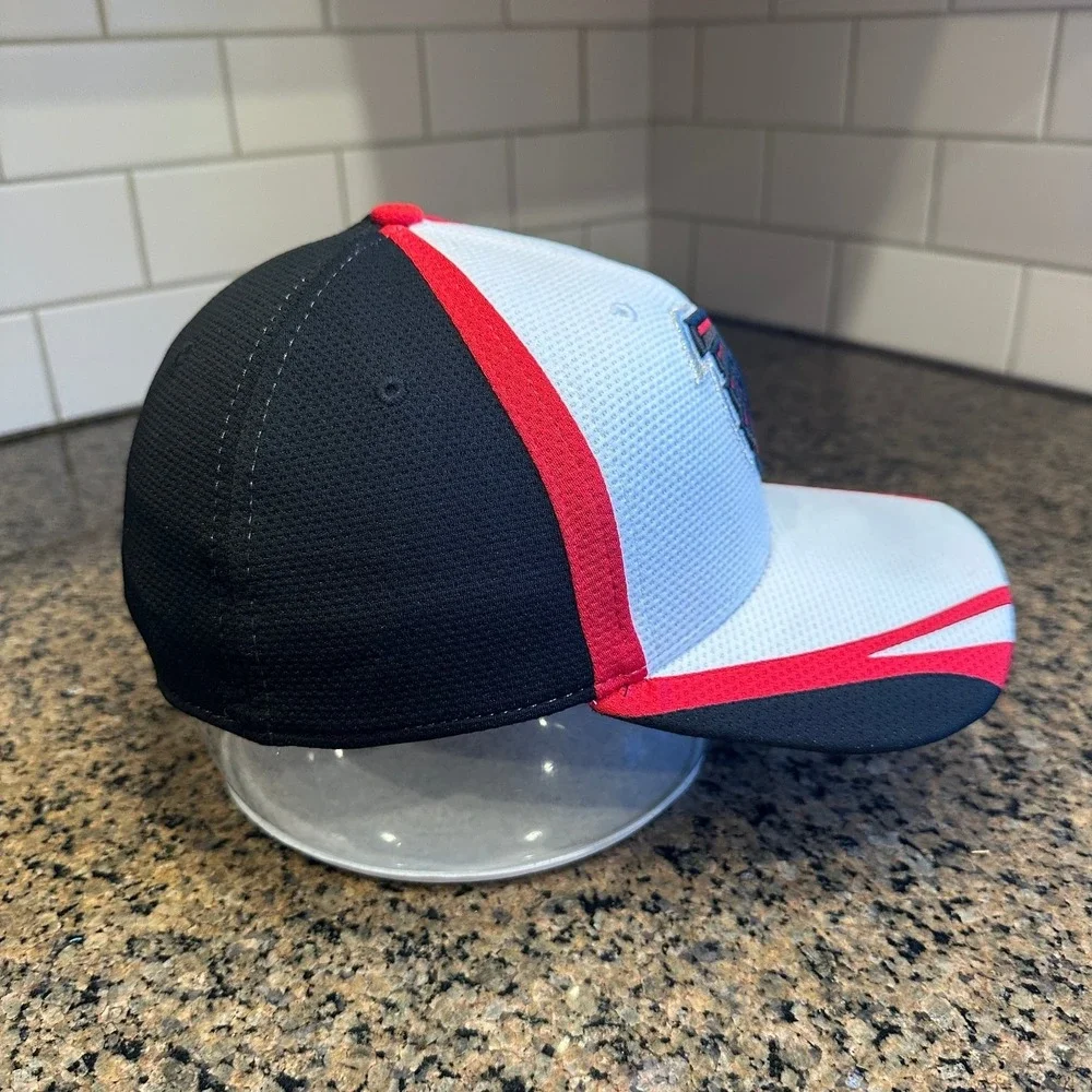 Atlanta Falcons New Era 39THIRTY Stretch Fit Baseball Cap M-L White Black Red‎